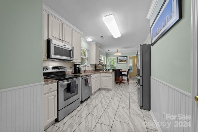 7922 Bristle Ln, Charlotte, NC 28214
