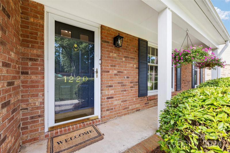 1220 Berry Ridge Rd, Charlotte, NC 28270