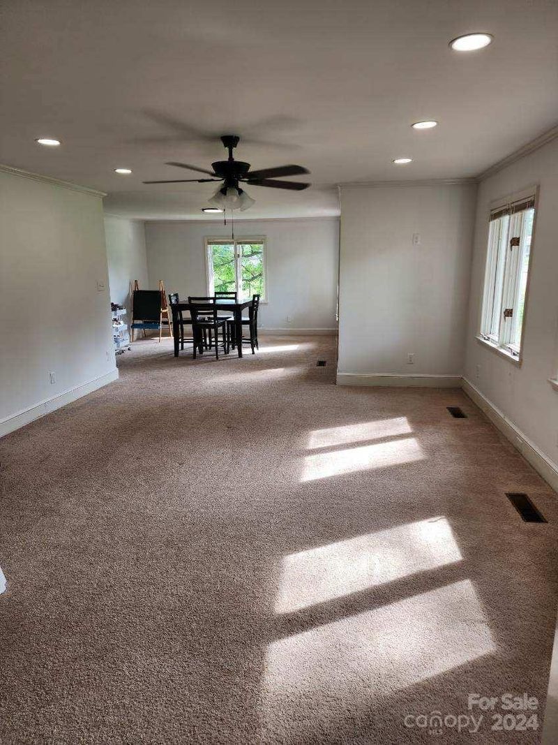 214 2nd Ave NE, Conover, NC 28613