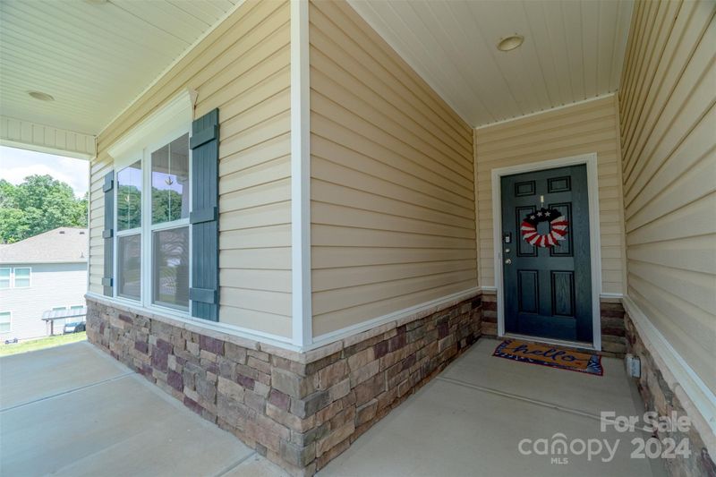 6208 Canyon Trl, Denver, NC 28037