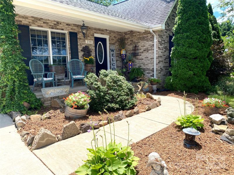2391 Hounds Way, Hickory, NC 28601