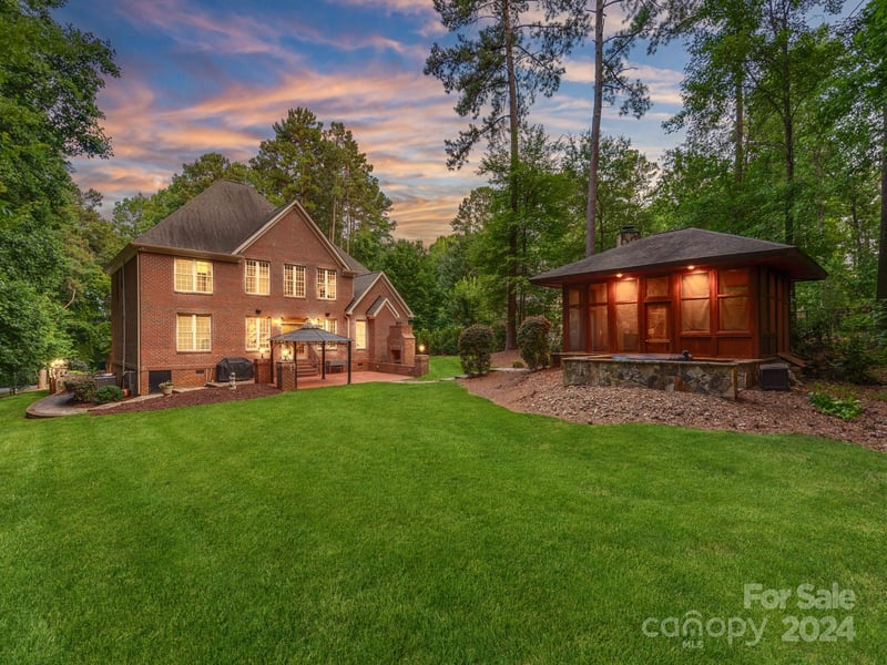 7003 Montgomery Rd, Lake Wylie, SC 29710