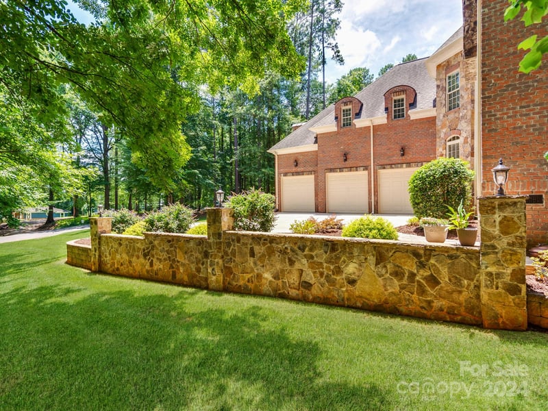 7003 Montgomery Rd, Lake Wylie, SC 29710