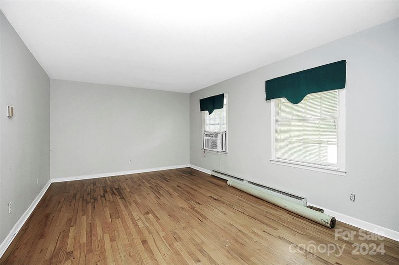 200 Ann St, Matthews, NC 28104