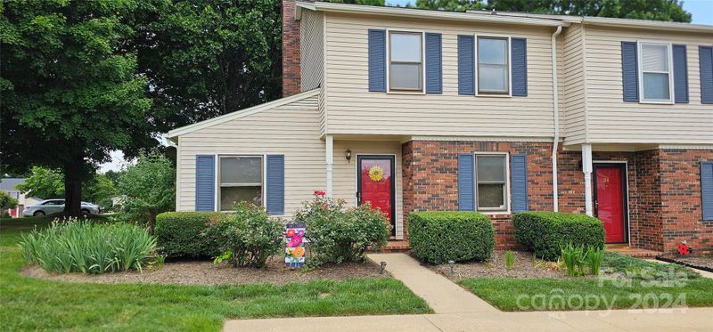 2705 N Center St #35, Hickory, NC 28601