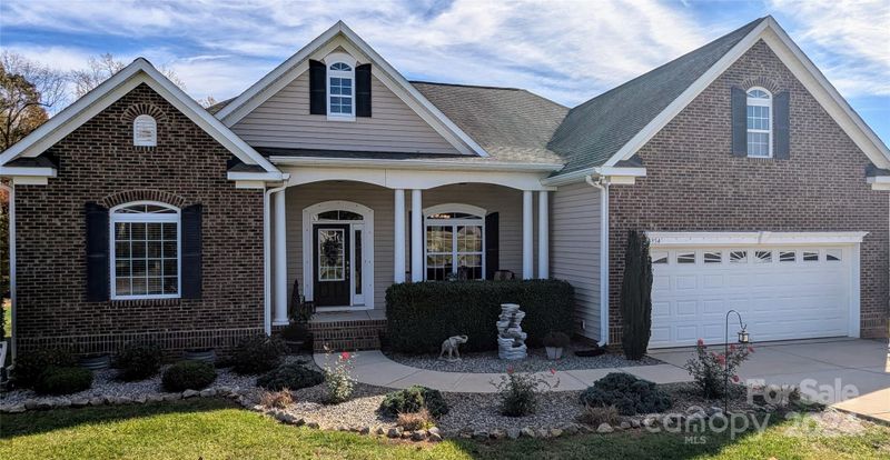 6954 Pin Oaks Dr, Denver, NC 28037