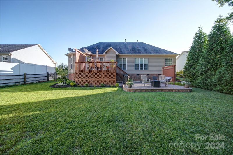 4044 Hereford Ln, Dallas, NC 28034
