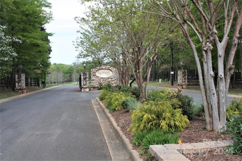 880 Bellegray Rd #19, Clover, SC 29710