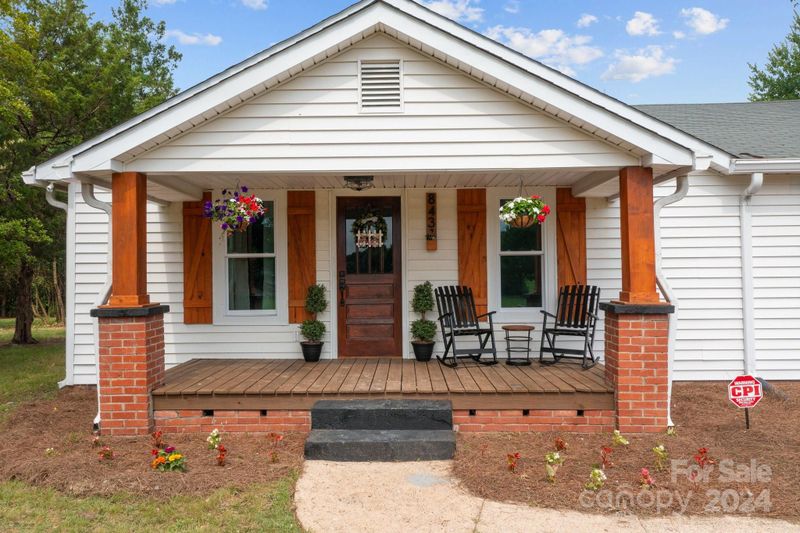 8431 Smith Rd, Kannapolis, NC 28081