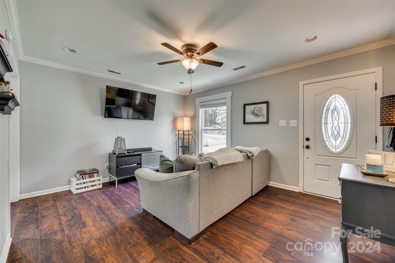 5425 Larkhull Dr, Charlotte, NC 28216