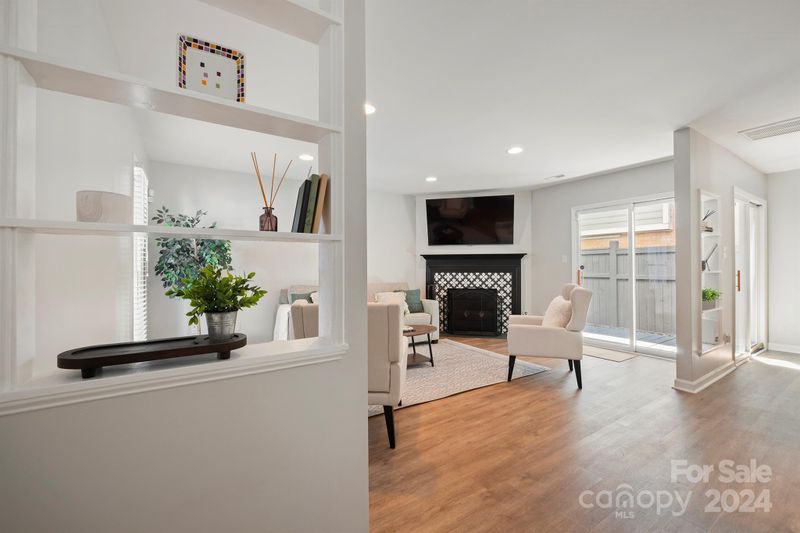 414 9th St W #E, Charlotte, NC 28202