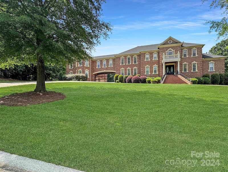 9100 Woodhall Lake Dr, Waxhaw, NC 28173