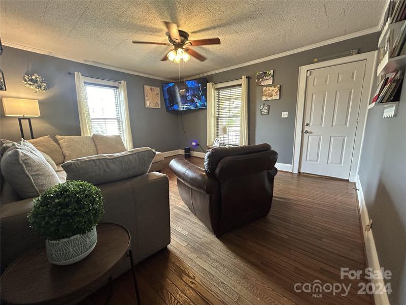 3818 16th St NE, Hickory, NC 28601