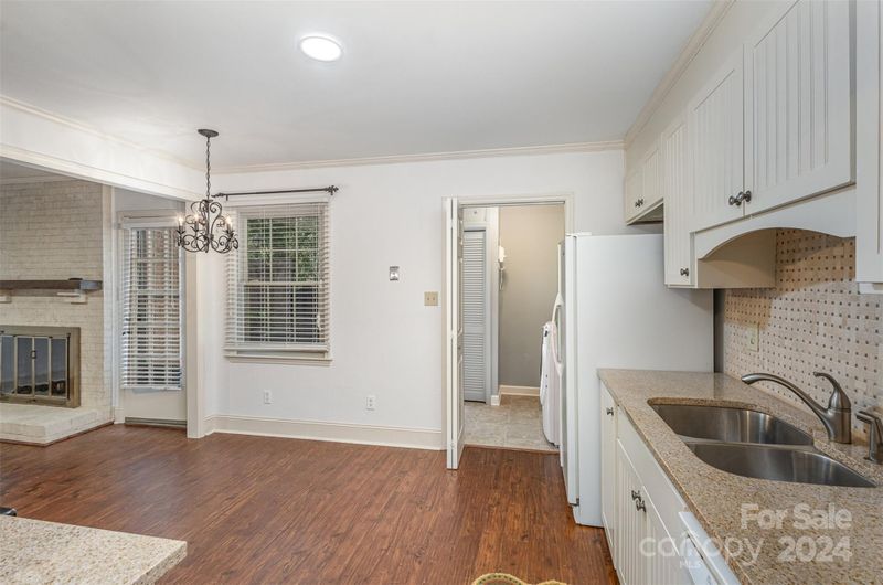 6837 Dumbarton Dr, Charlotte, NC 28210