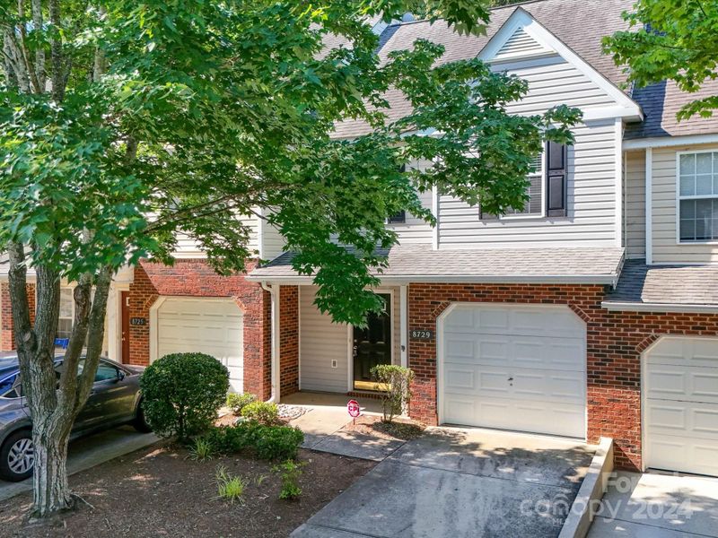 8729 Robinson Forest Dr, Charlotte, NC 28277