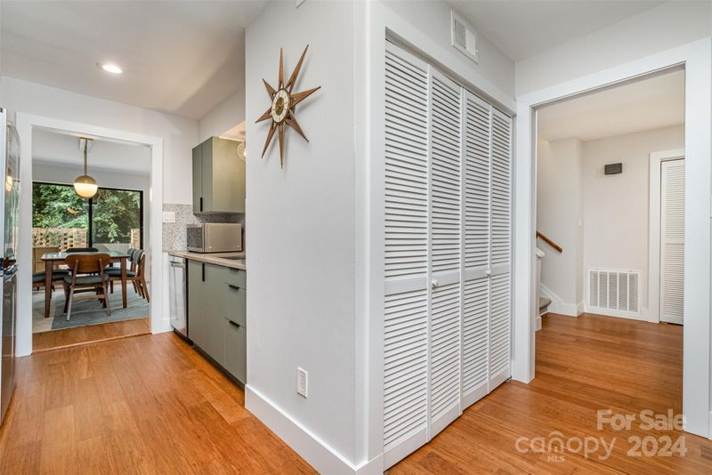 5809 Sharon Rd #D, Charlotte, NC 28210