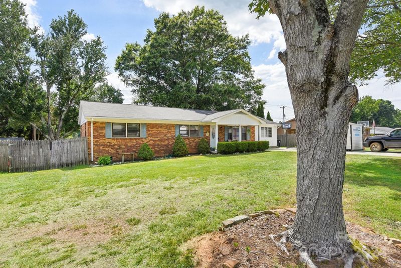 2513 Fairgreen Dr, Gastonia, NC 28056