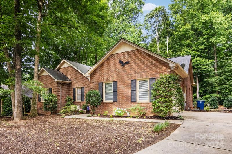 3418 Shadow Lake Ln, Matthews, NC 28104
