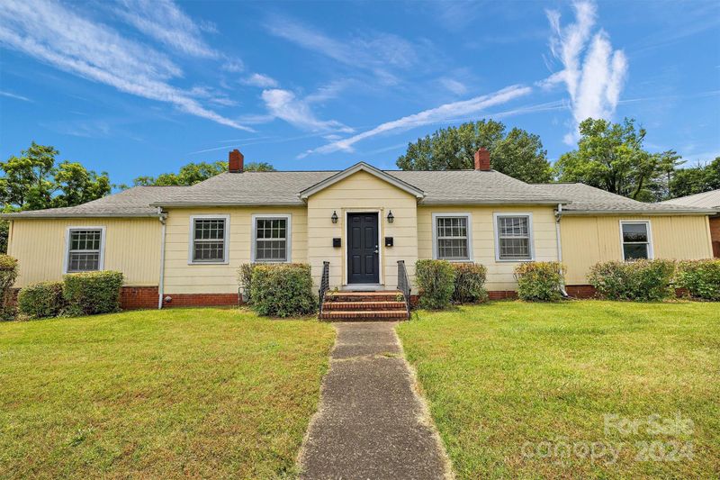 416 4th St SW, Hickory, NC 28602