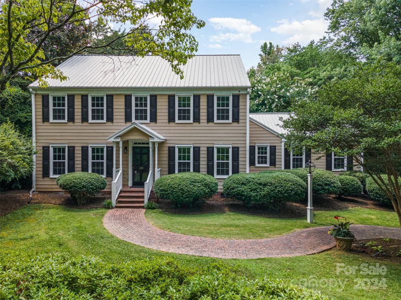 129 Charing Cross Dr, Matthews, NC 28105