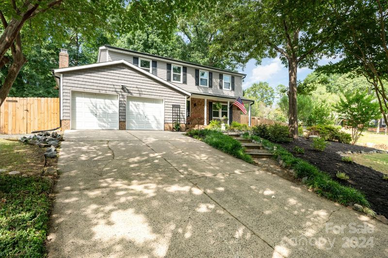 6631 Rollingridge Dr, Charlotte, NC 28211