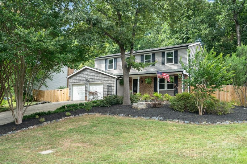6631 Rollingridge Dr, Charlotte, NC 28211