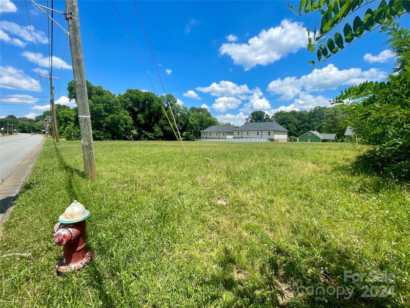 400 N Main St, Lowell, NC 28098