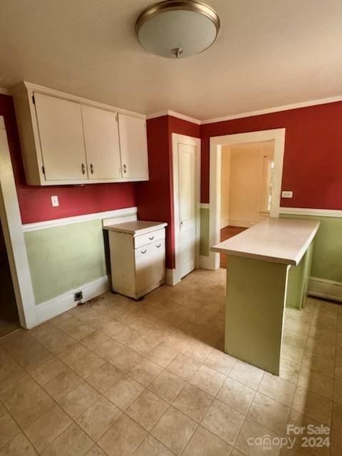 637 Front St, Statesville, NC 28677