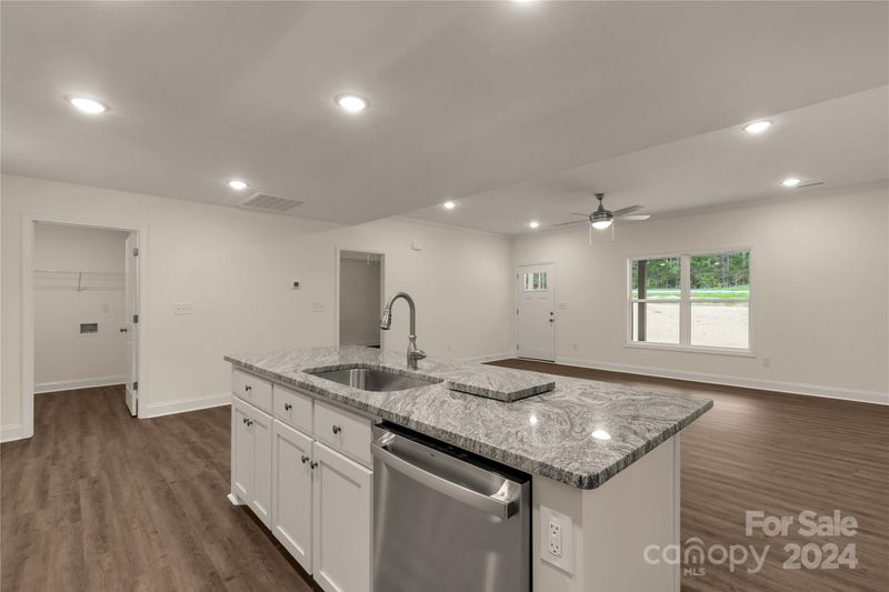 352 Rainbow Cir, Clover, SC 29710