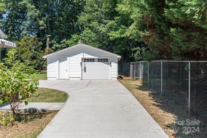 308 Toddville Rd, Charlotte, NC 28214