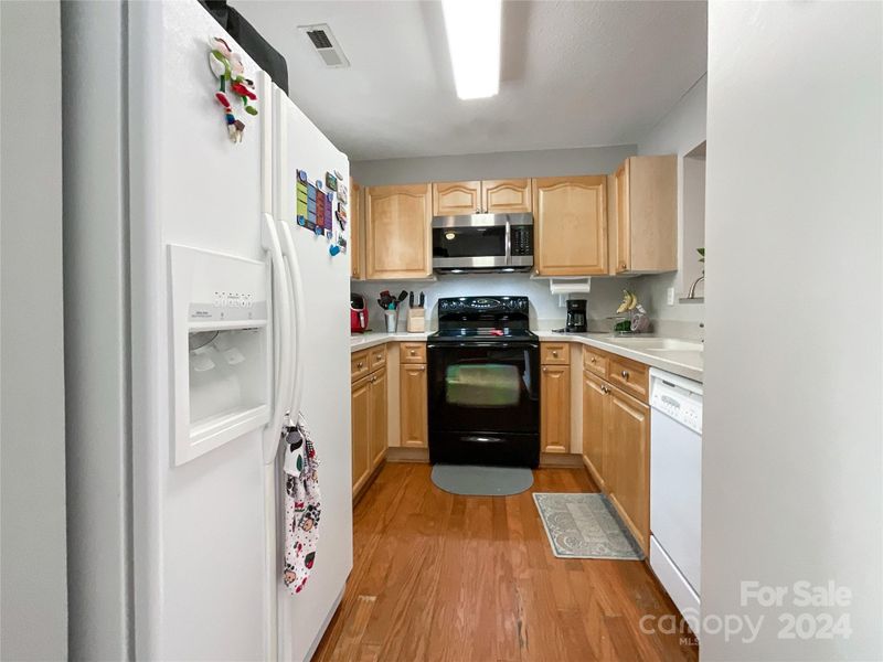 4013 Melrose Club Dr, Matthews, NC 28105