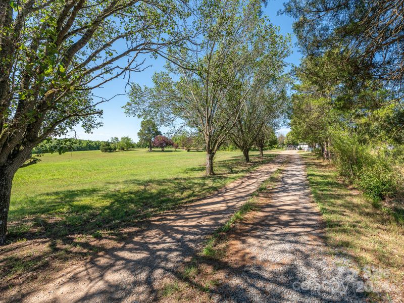 8670 Nc Hwy 200 Hw, Midland, NC 28107