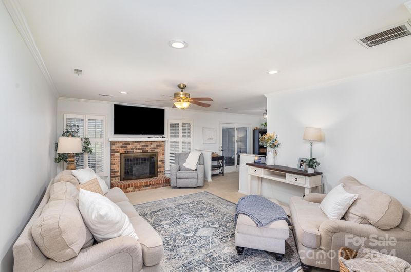 8634 Timbercrest Cir, Charlotte, NC 28226