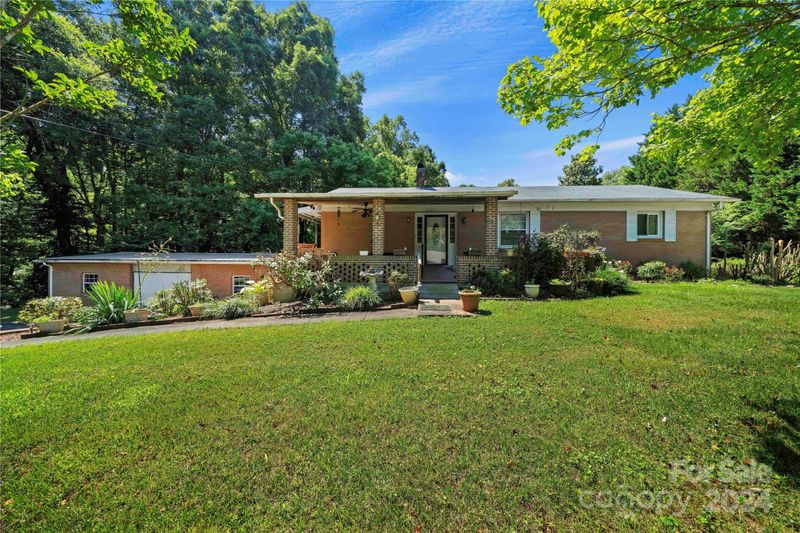 2500 Sunrise Dr, Hickory, NC 28602