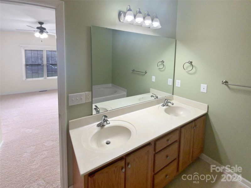 112 Windrow Ln, Statesville, NC 28625