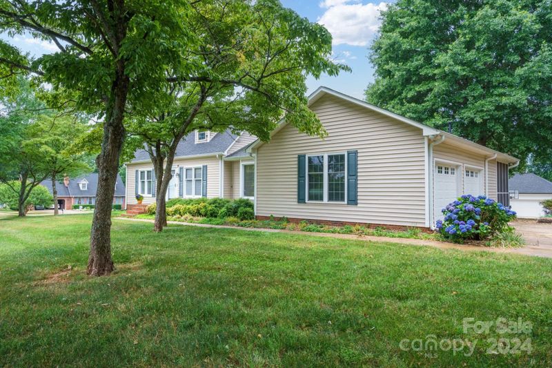 1163 Downing Ct, Lincolnton, NC 28092