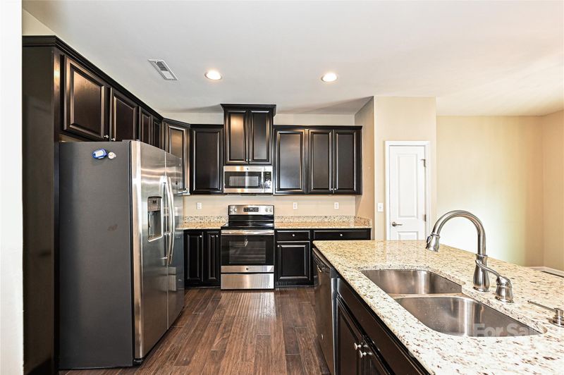 7202 Mariners Village Dr, Denver, NC 28037