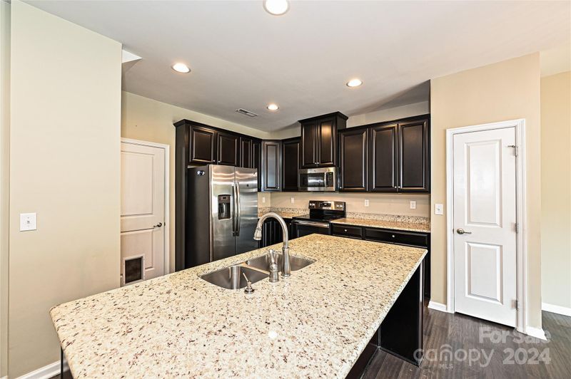 7202 Mariners Village Dr, Denver, NC 28037