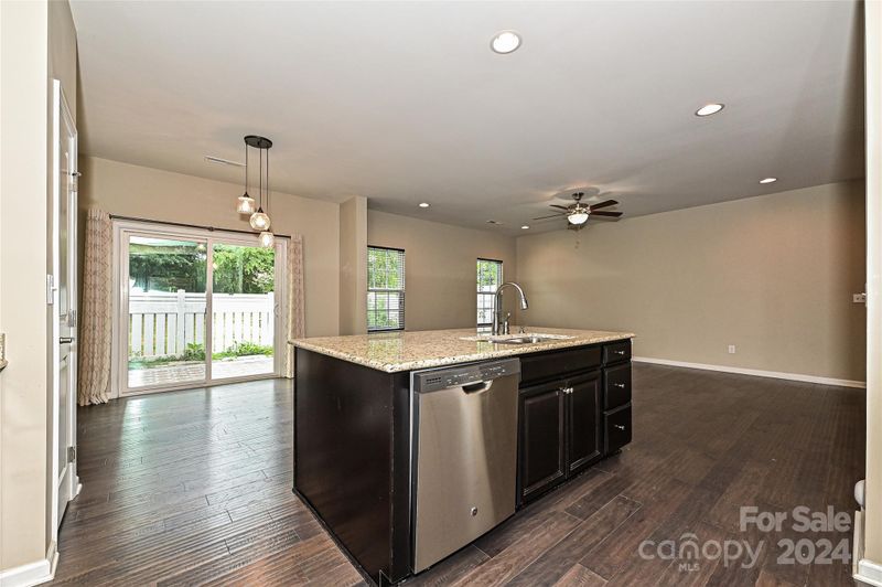 7202 Mariners Village Dr, Denver, NC 28037