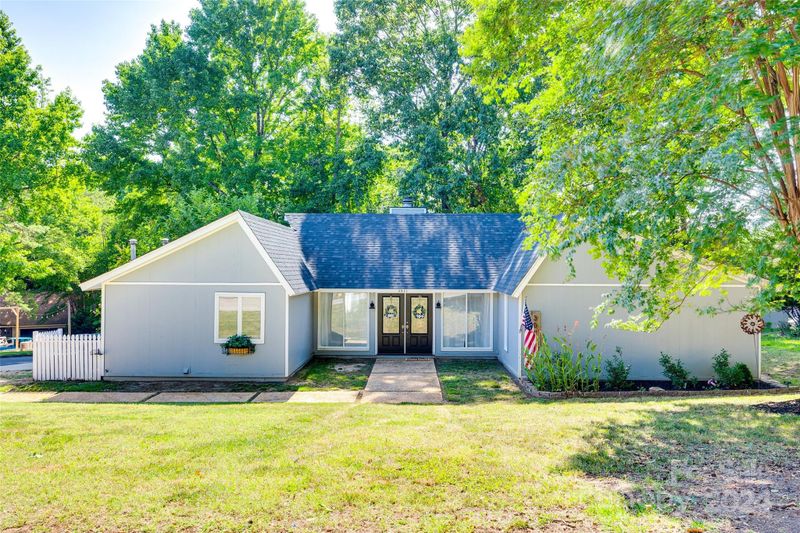 3071 Point Clear Dr, Tega Cay, SC 29708