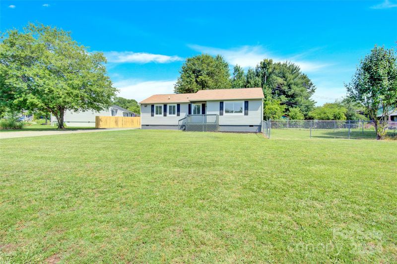 1008 Academy Cir, Dallas, NC 28034