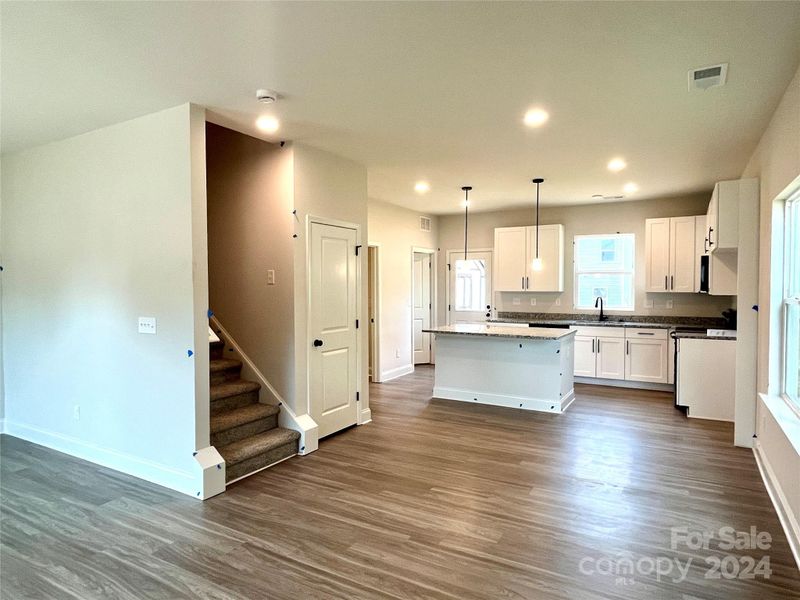 732 E Georgia Ave, Bessemer City, NC 28016