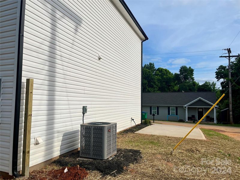 732 E Georgia Ave, Bessemer City, NC 28016