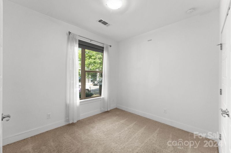 215 Doggett St, Charlotte, NC 28203