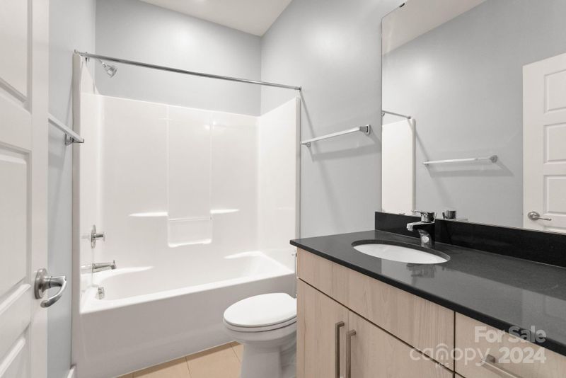 215 Doggett St, Charlotte, NC 28203