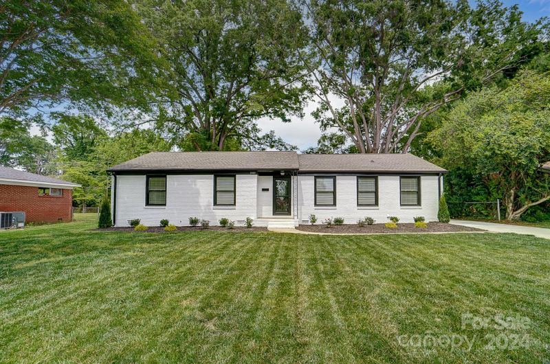 3909 Sudbury Rd, Charlotte, NC 28205