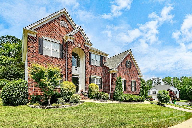 10926 Valley Spring Dr, Charlotte, NC 28277