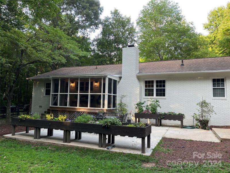 8008 Potter Rd, Matthews, NC 28104