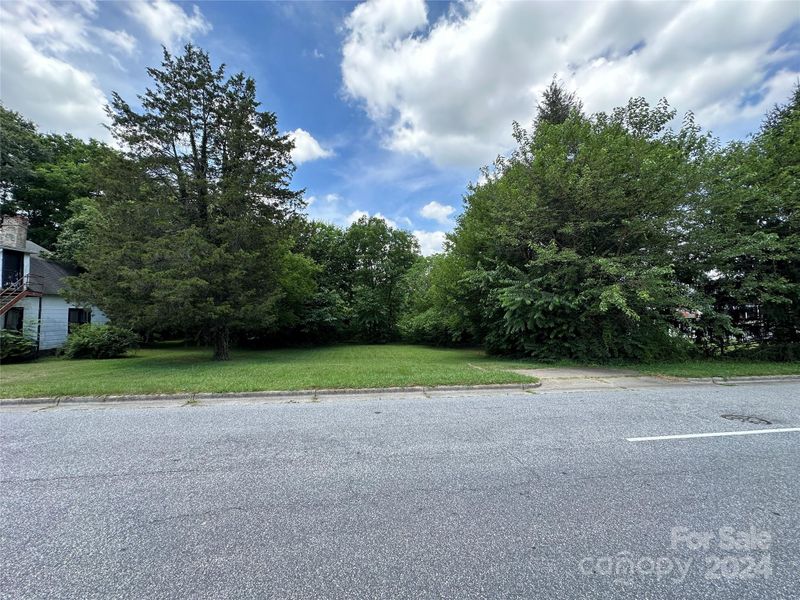 841 9th St NE, Hickory, NC 28601