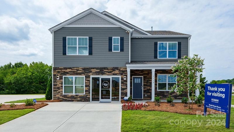 3725 Charles St NW, Conover, NC 28613